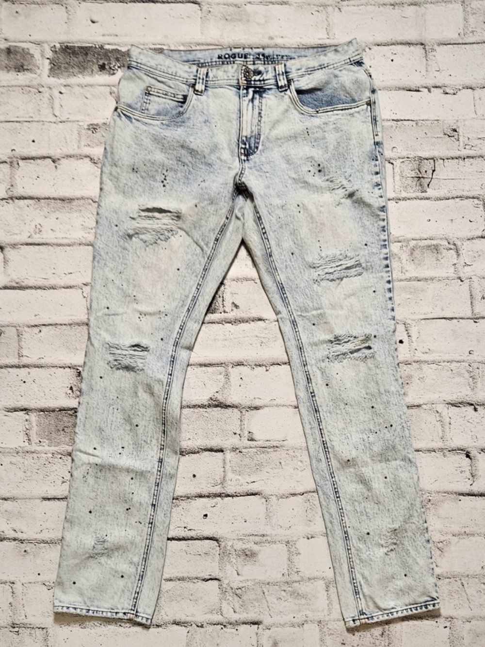 Rogue Skinny Jeans 31x33 Light Wash Distressed Paint Splatter Denim